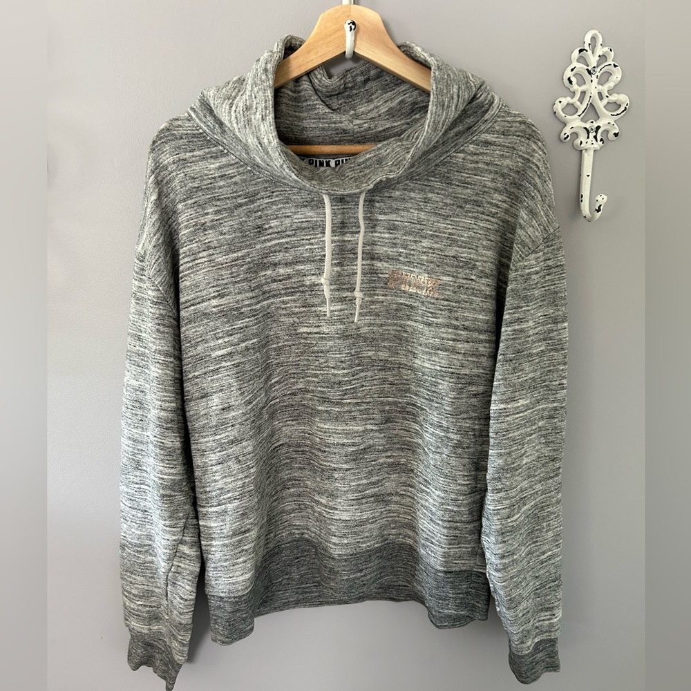 Women’s VS Pink sweatshirt size M